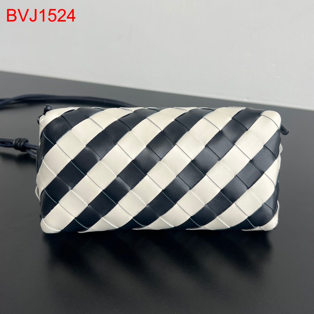 Bottega Veneta Concert Pouch bag