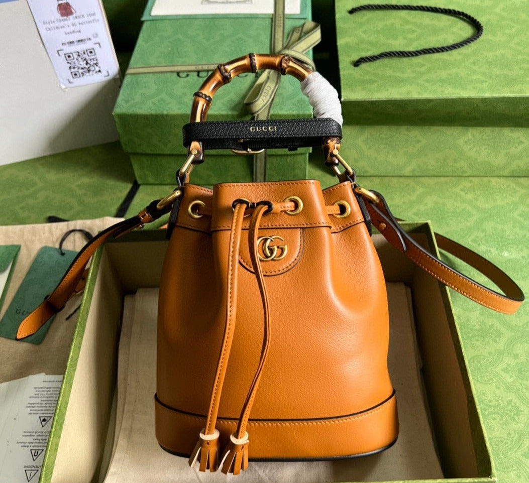 Gucci DIANA MINI BUCKET BAG