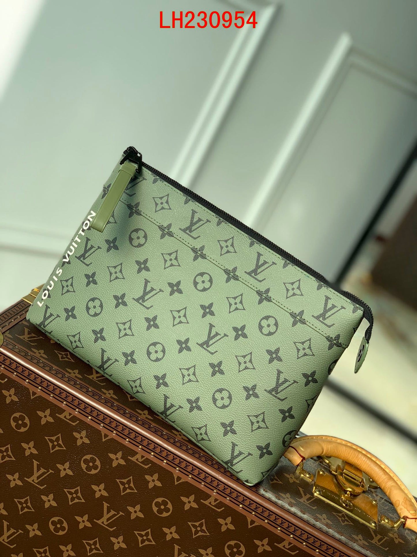 Louis Vuitton Pochette Voyage Souple Monogram