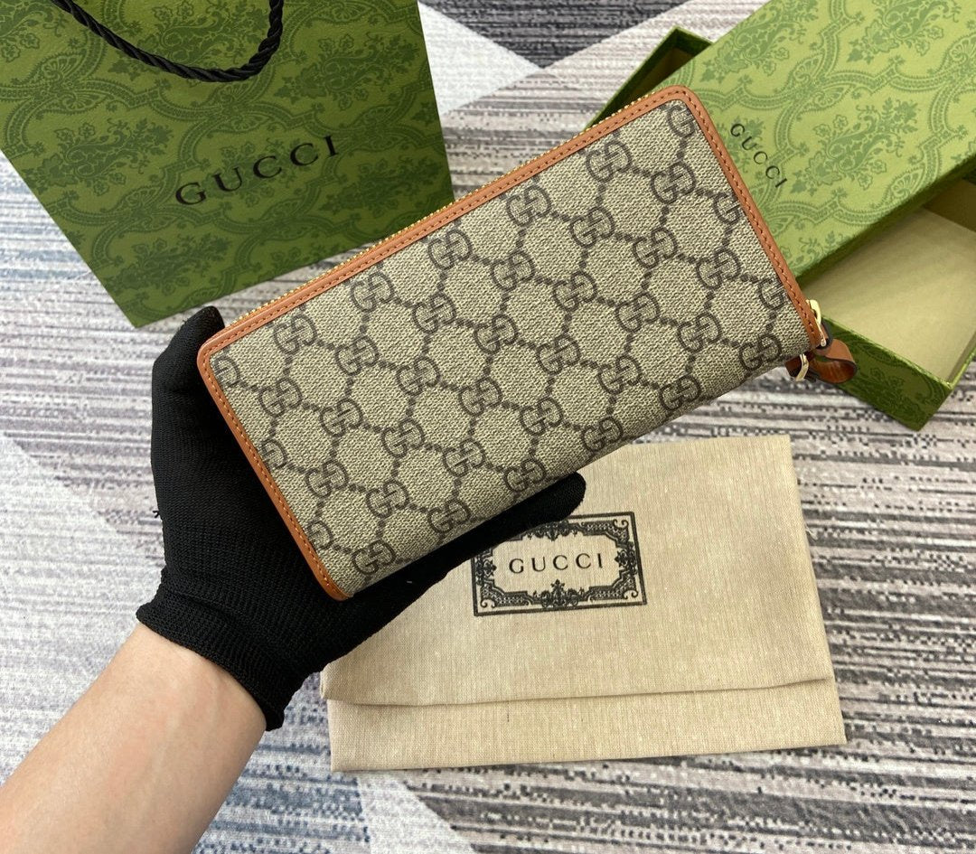 Gucci Emblem Continental Wallet