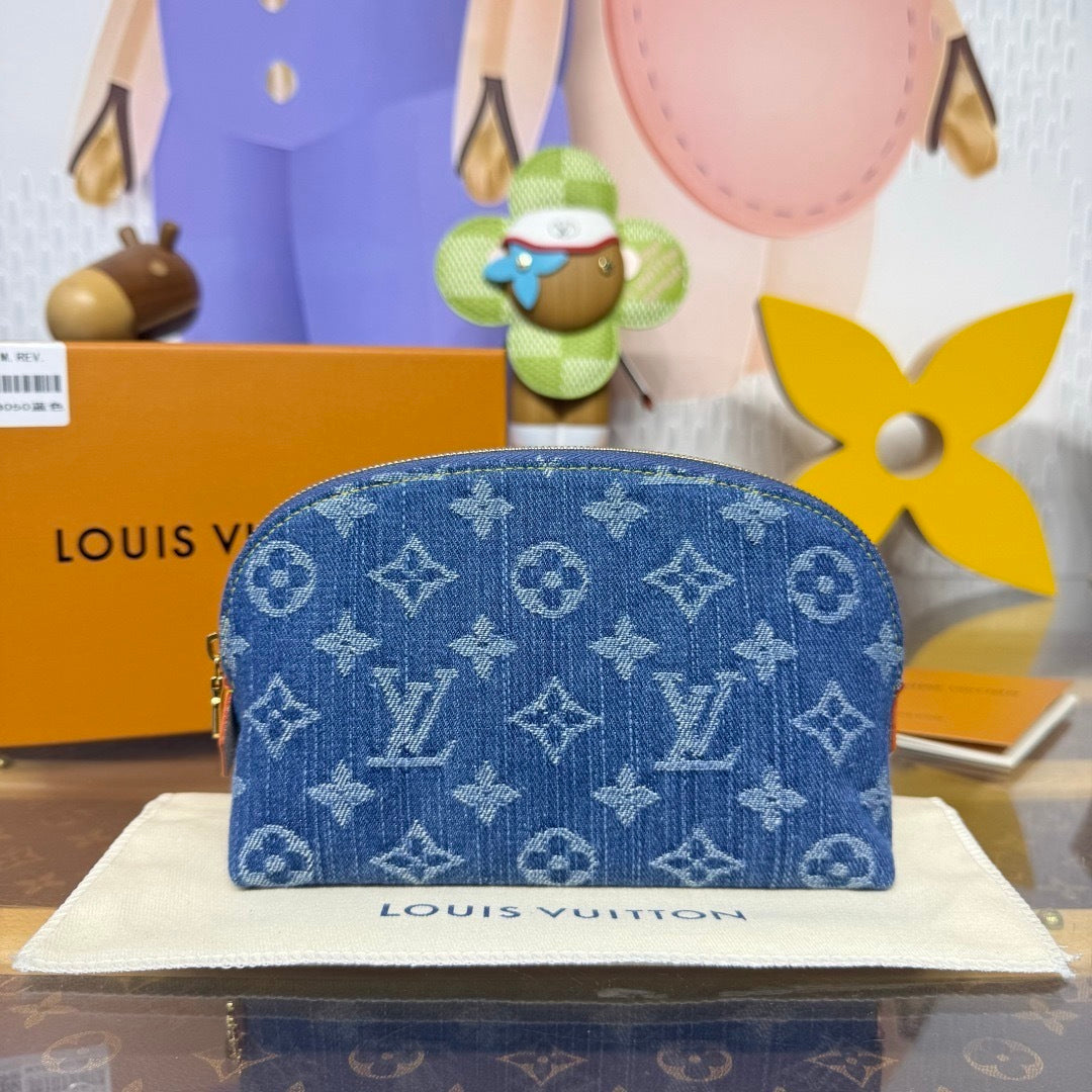 Louis Vuitton Pochette Cosmétique PM