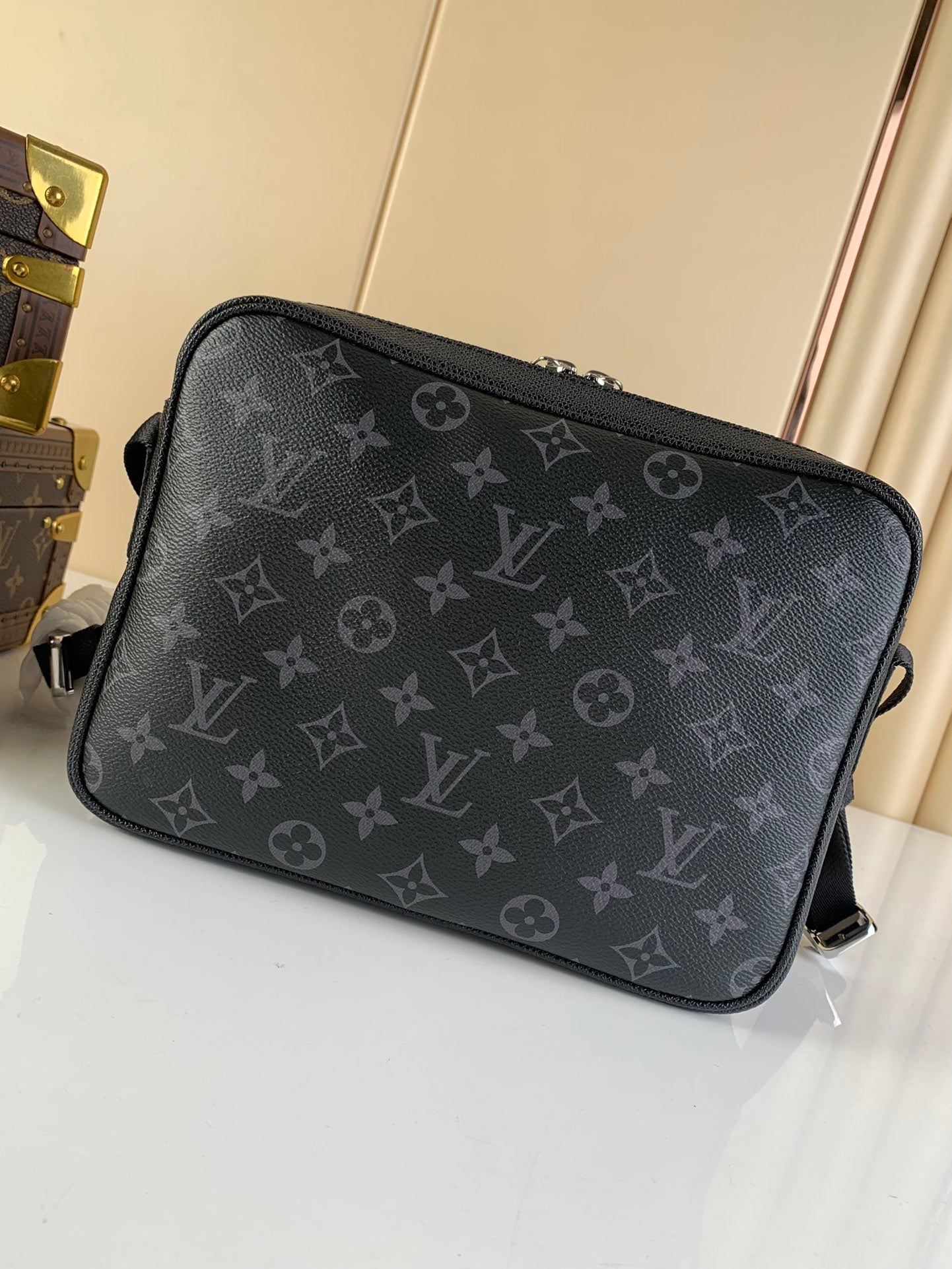 Louis Vuitton Outdoor Messenger