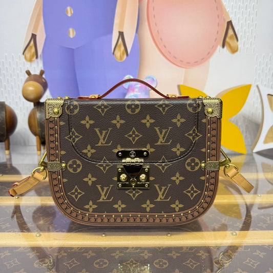 Louis Vuitton Montsouris Trunk bag