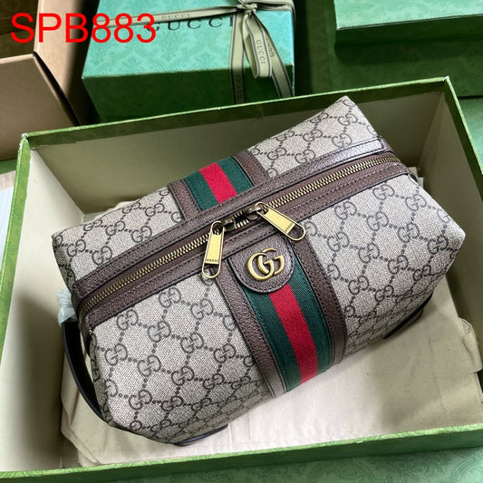 Gucci Savoy Toiletry GG Supreme