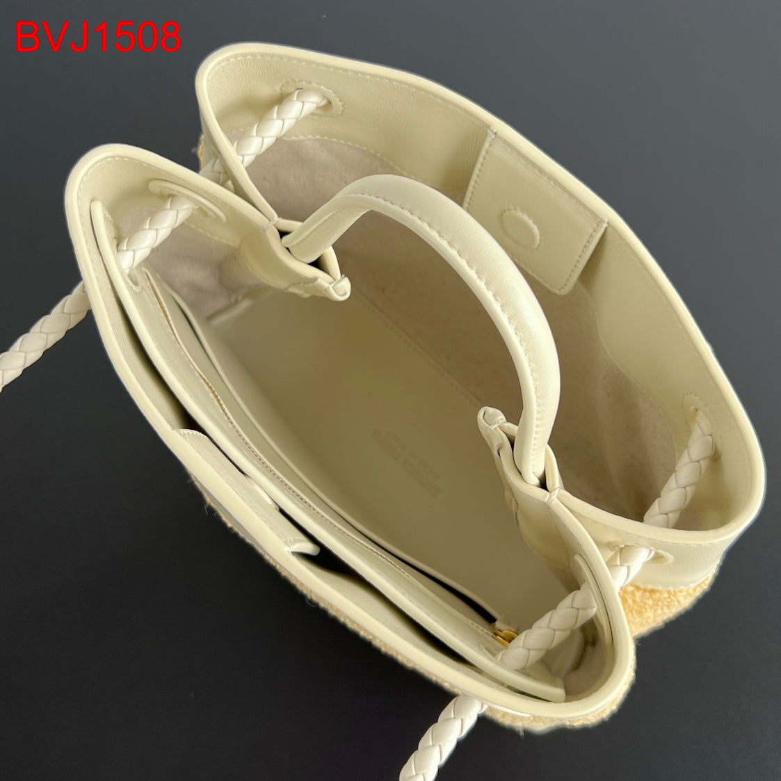 Bottega Veneta Small Andiamo raffia torchon with signature knot