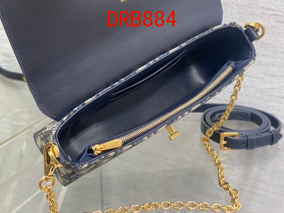 Dior 30 Montaigne Avenue East-West