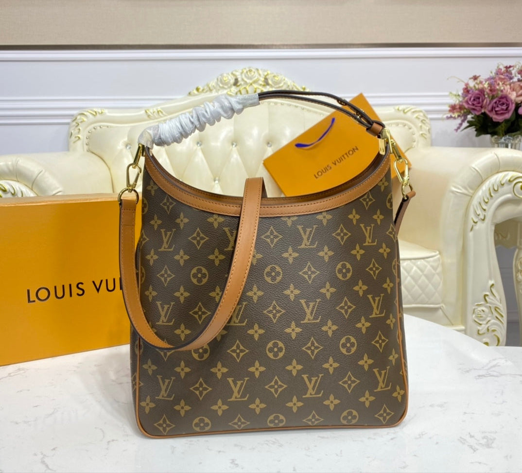 Louis Vuitton Medium Hobo Dauphine