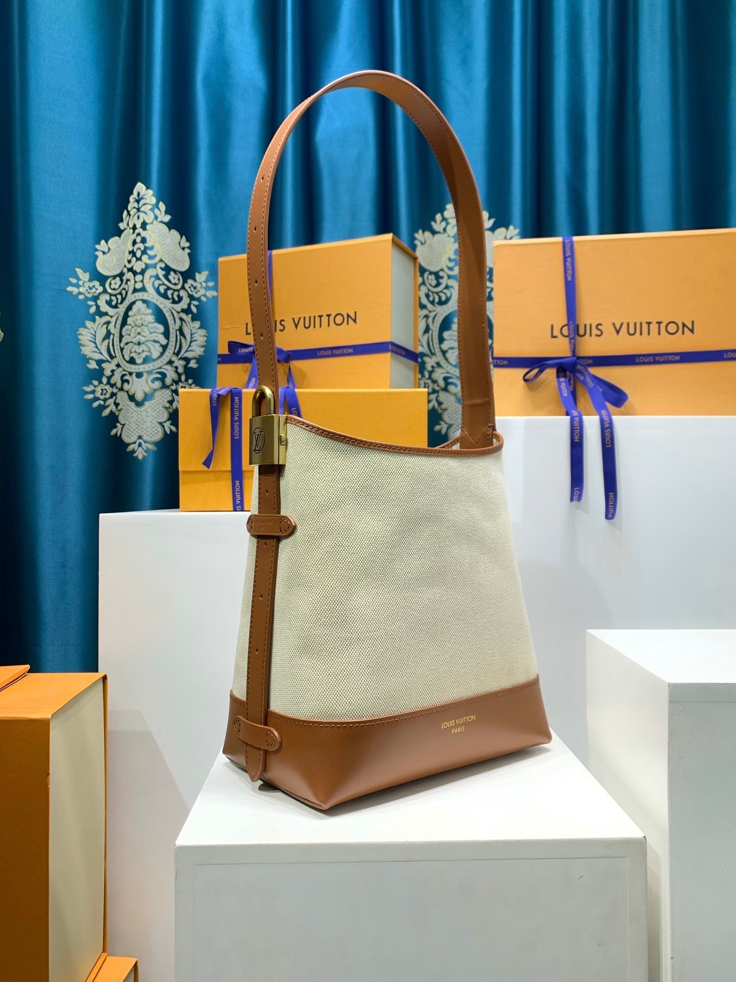 Louis Vuitton Low Key Hobo PM