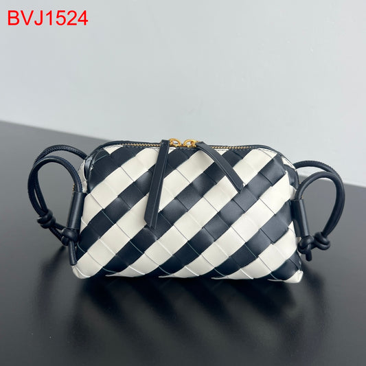 Bottega Veneta Concert Pouch bag
