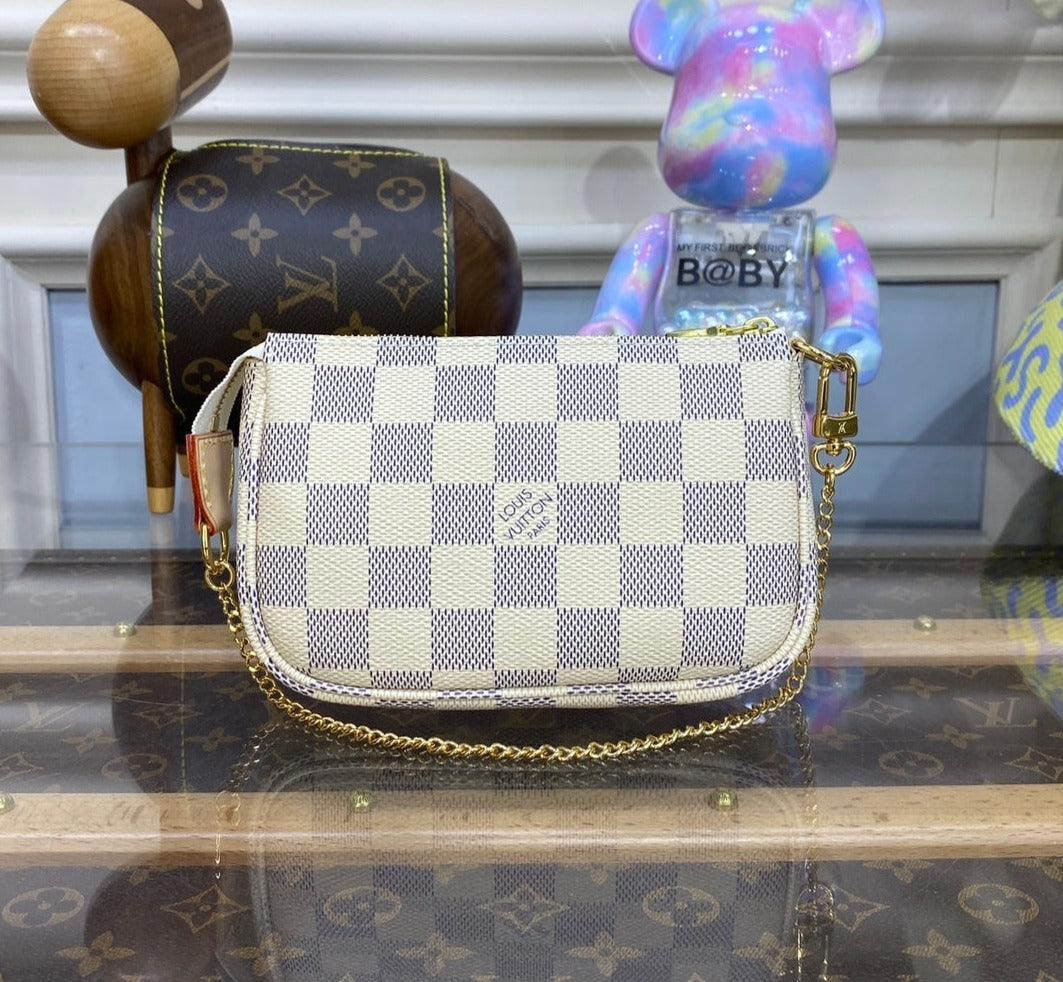 Louis Vuitton Pochette Accessoires