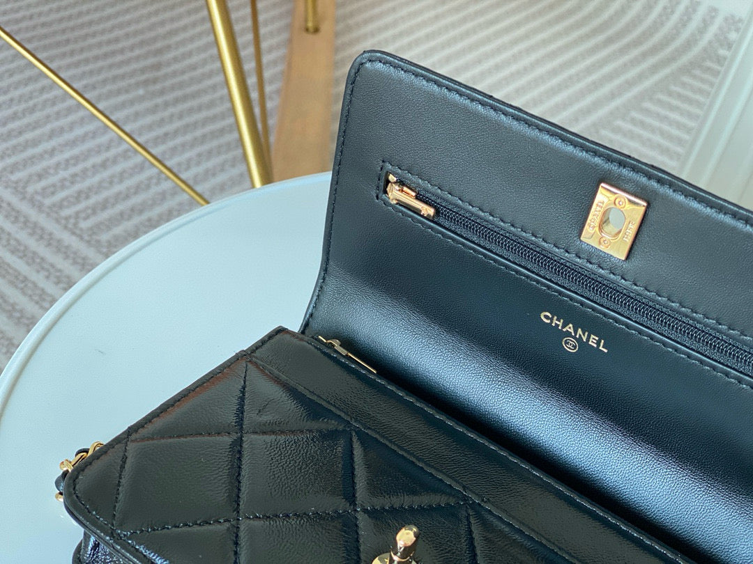 Chanel Wallet on Chain WOC