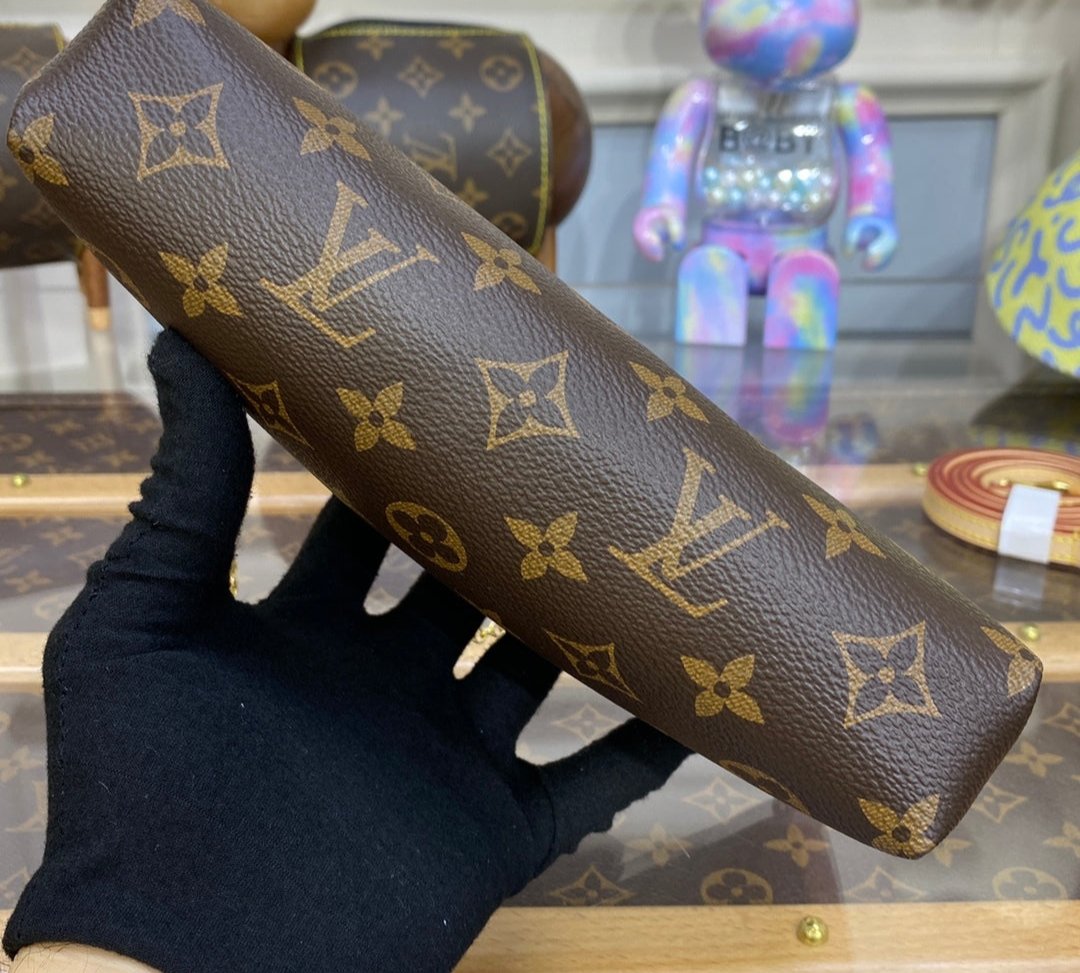 Louis Vuitton PALLAS CLUTH