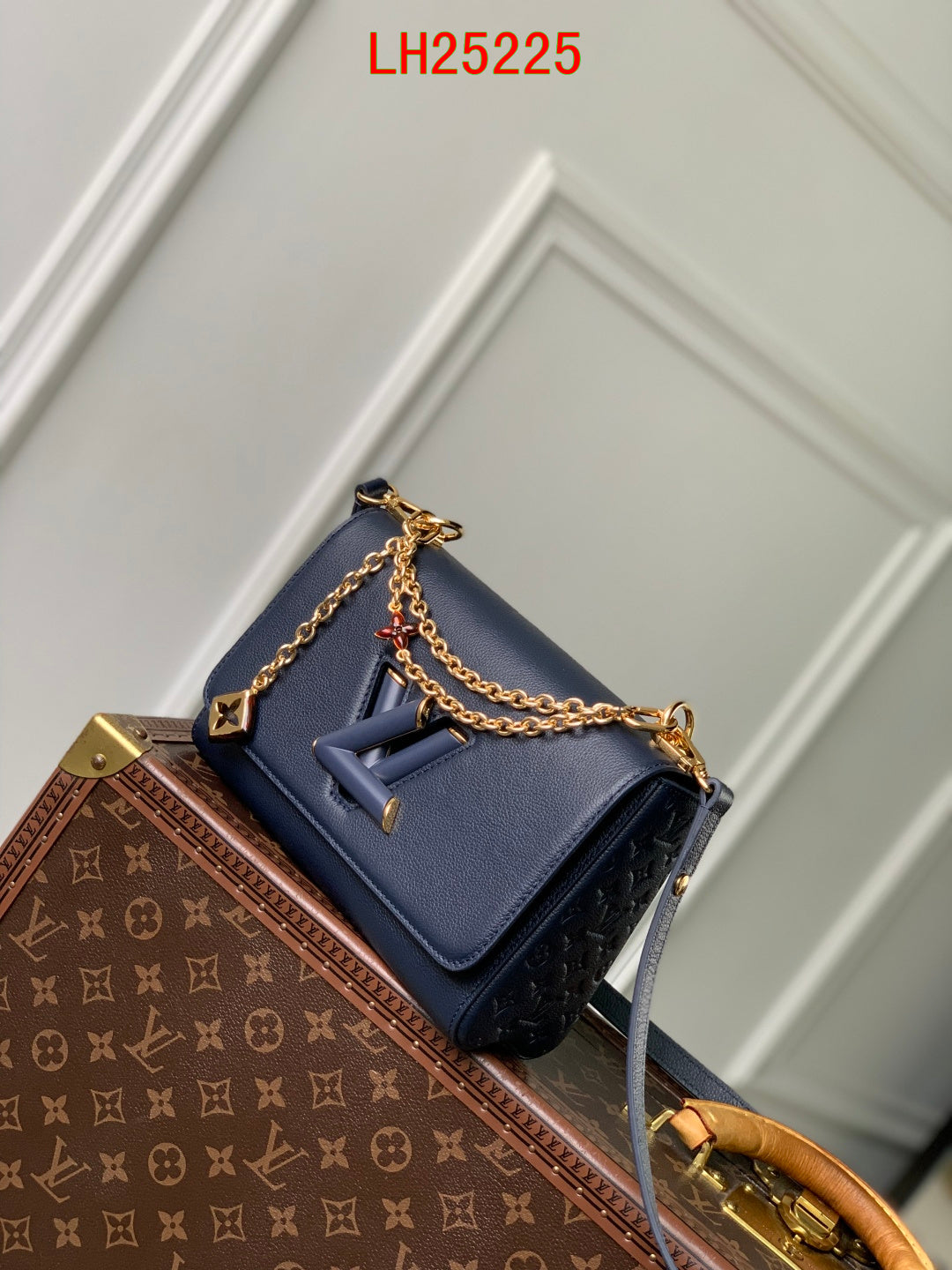 Louis Vuitton Twist MM Slim Harmony collection
