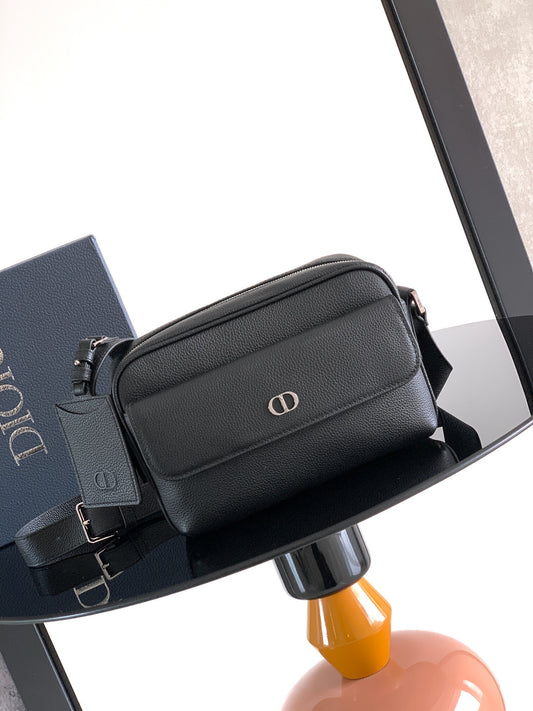 Dior CD Icon Zipped Messenger Bag
