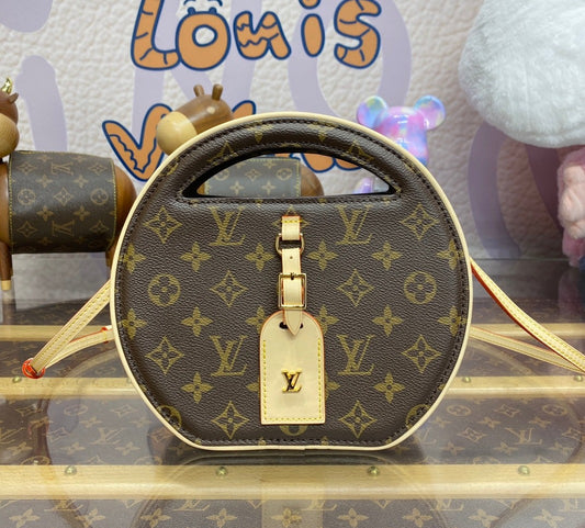 Louis Vuitton Around Me monogram