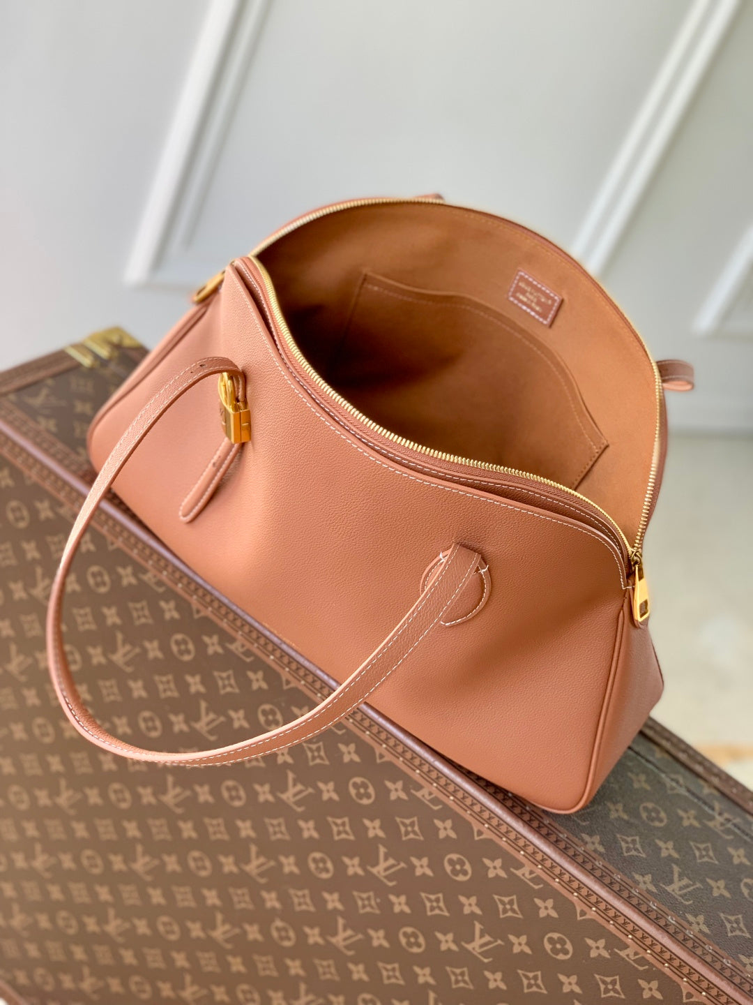 Louis Vuitton Duffle Tote leather bag