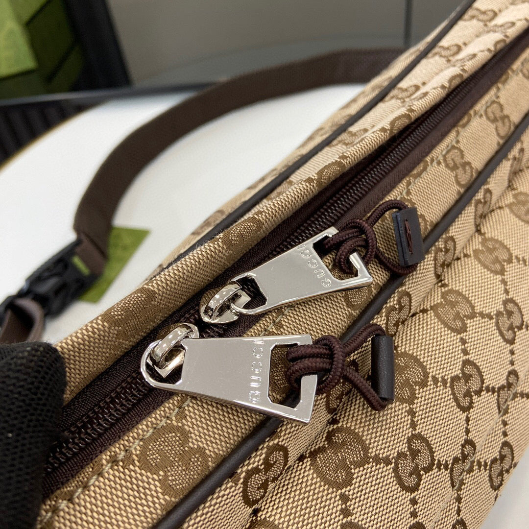 Gucci Small GG crossbody bag