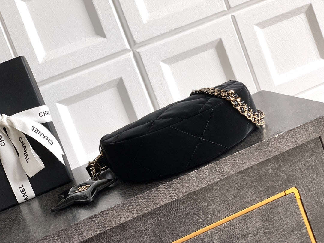 Chanel Clutch with chain