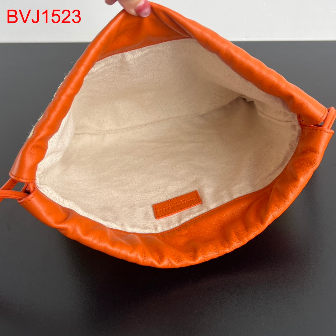 Bottega Veneta Dustbag in raffia