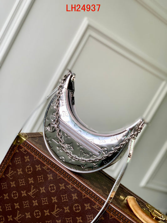 Louis Vuitton Loop Ski collection