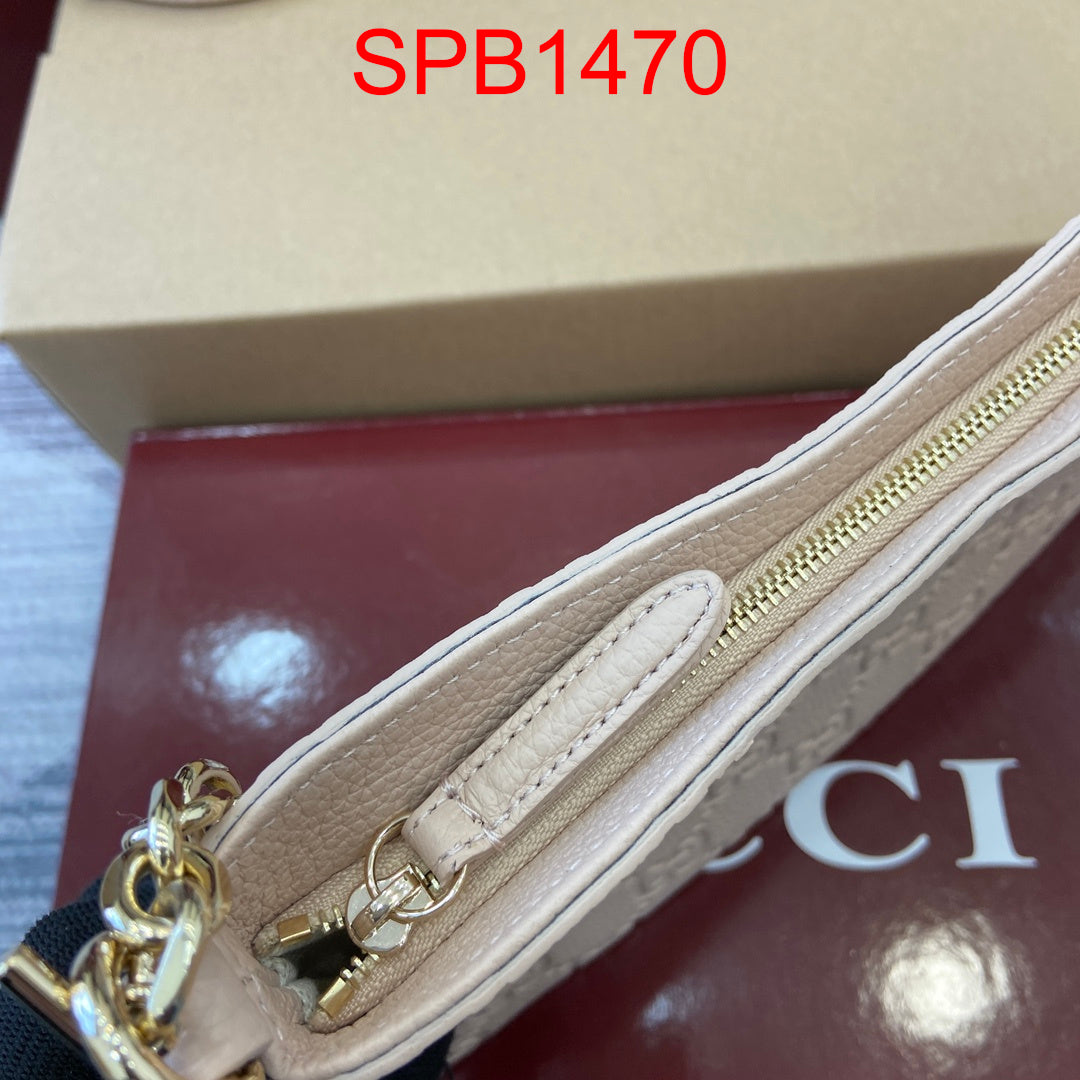Gucci Emblem Small Chain bag