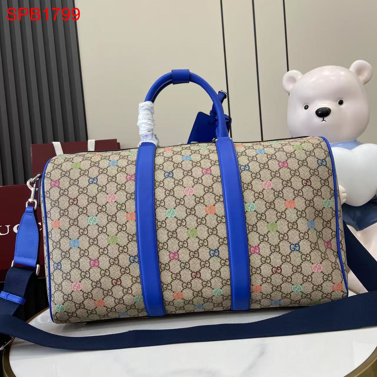 Gucci GG Canvas Medium duffel bag
