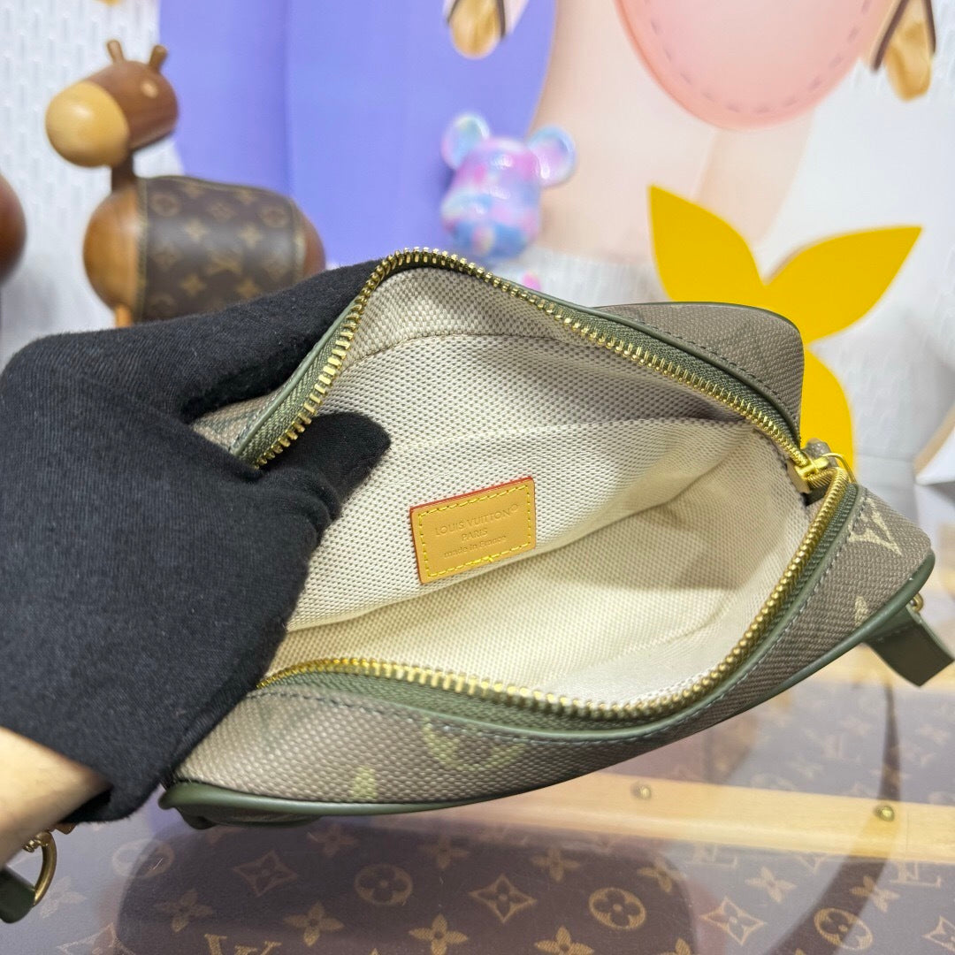 Louis Vuitton Trocadéro Wearable Wallet