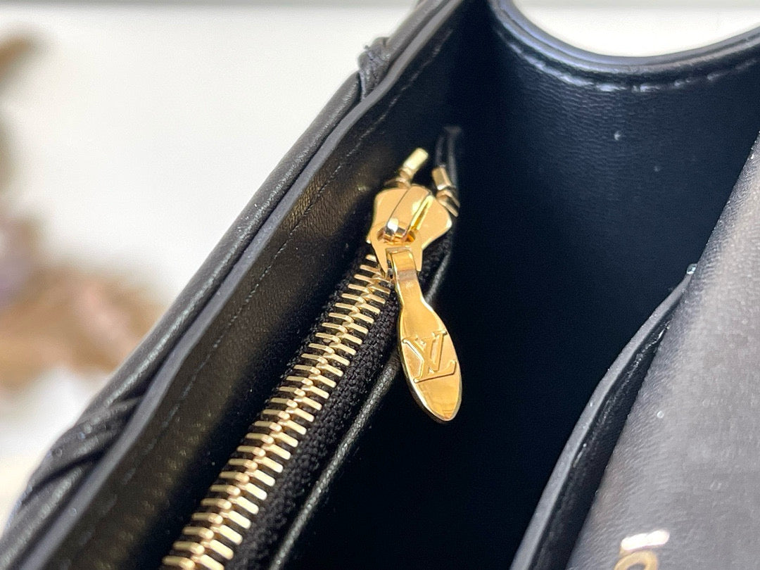 Louis Vuitton Wallet On Chain GO-14