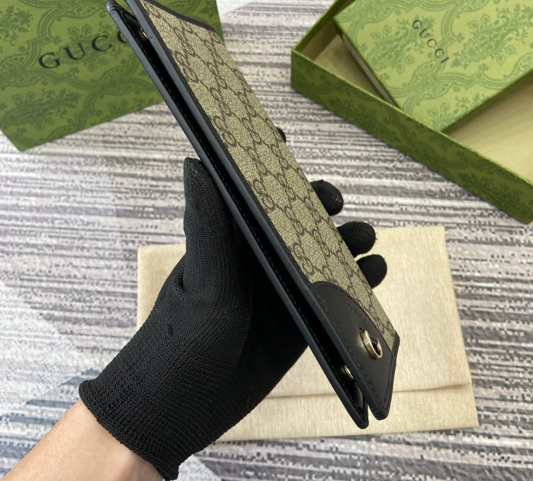 Gucci GG Emblem continental wallet