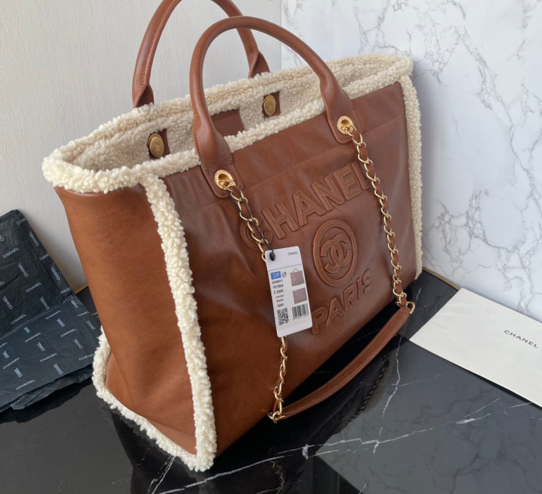 Chanel Tote Teddy bag
