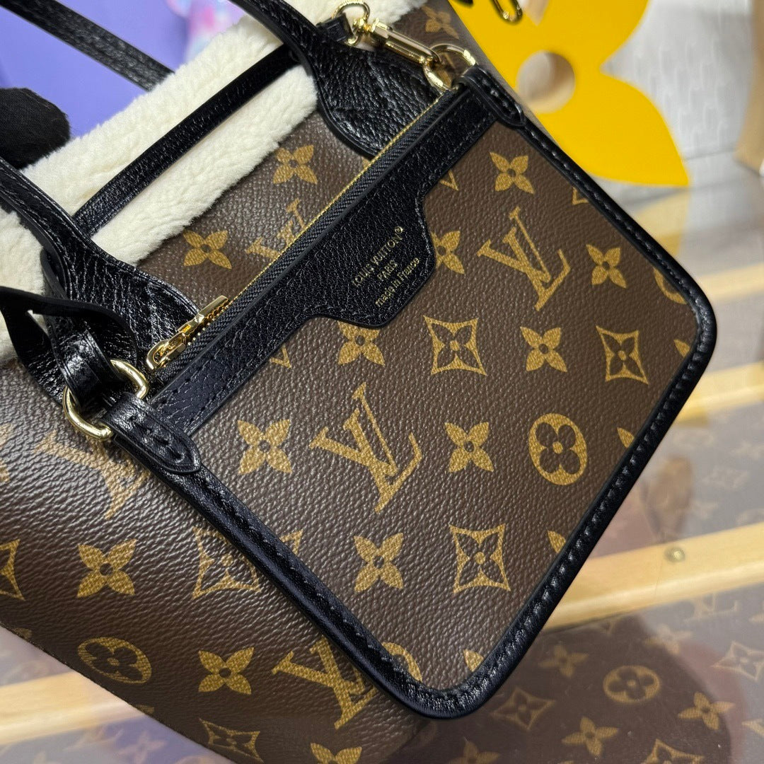 Louis Vuitton Neverfull Bandoulière Inside Out BB