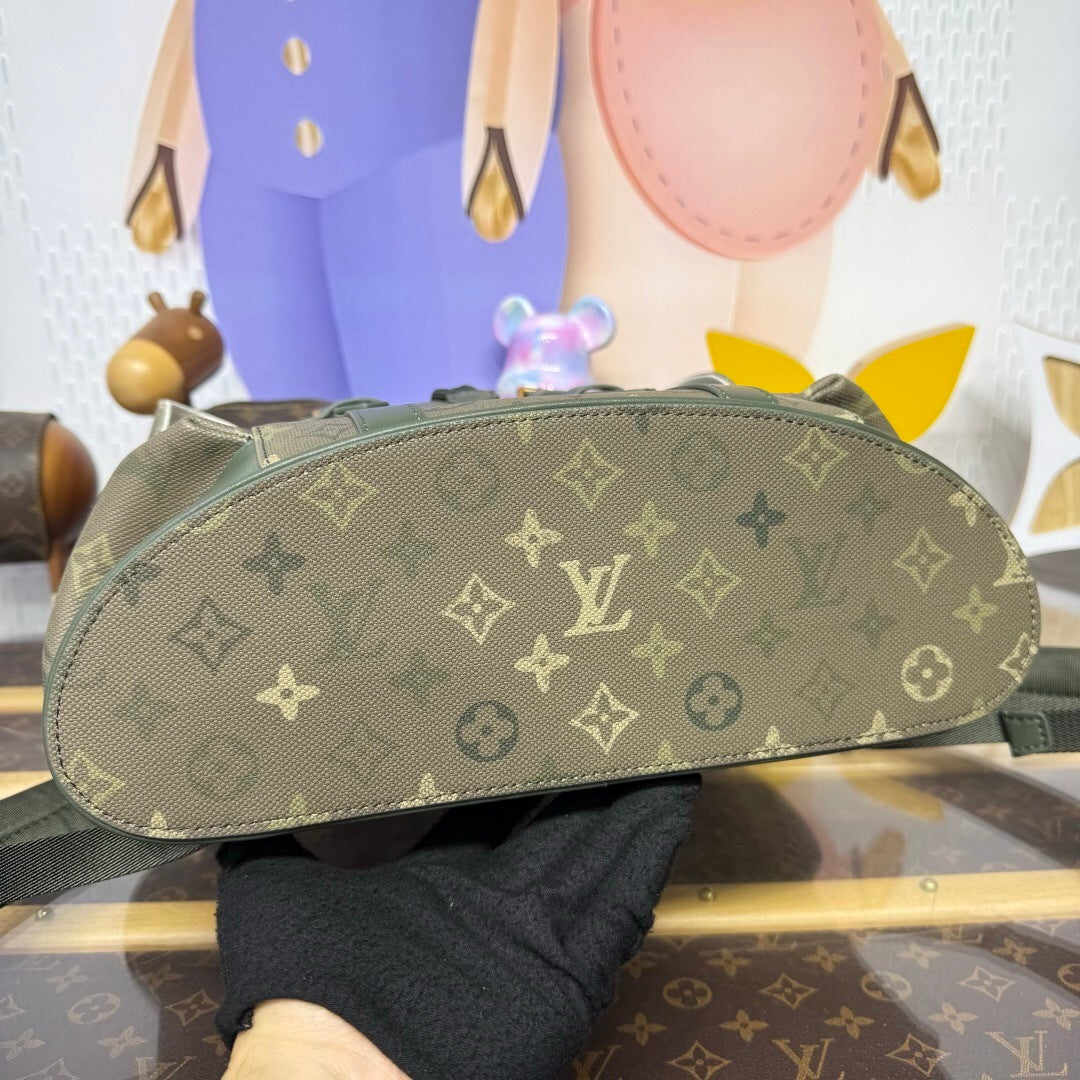 Louis Vuitton Christopher MM