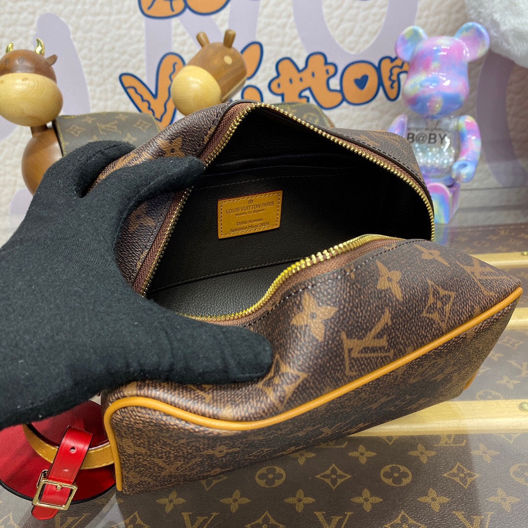 Louis Vuitton Locker Dopp Kit Pharrell Williams’ Monogram