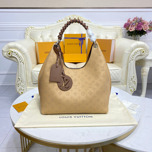 Louis Vuitton Carmel Hobo Mahina Leather