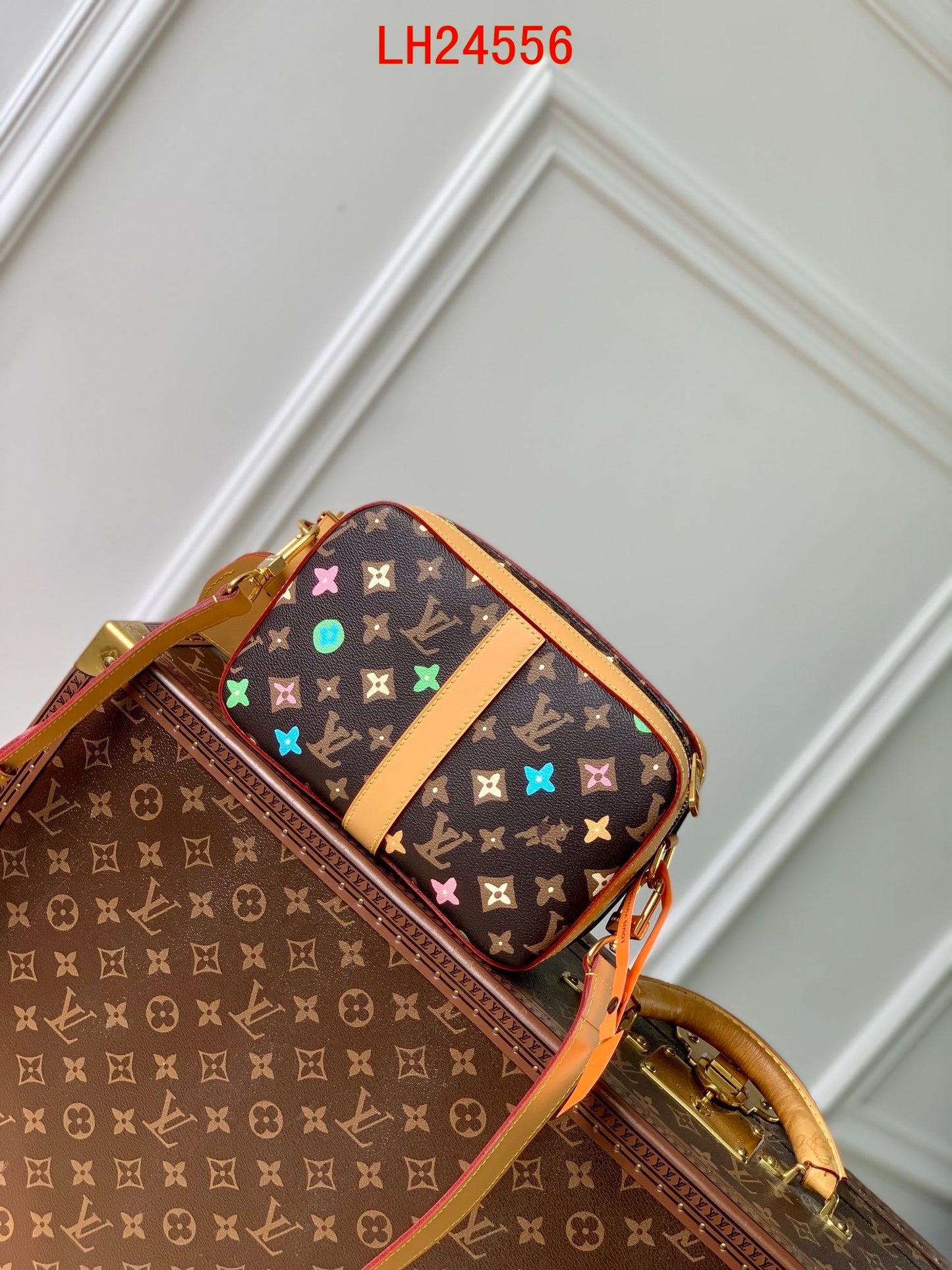 Louis Vuitton Envelope Messenger Monogram Craggy