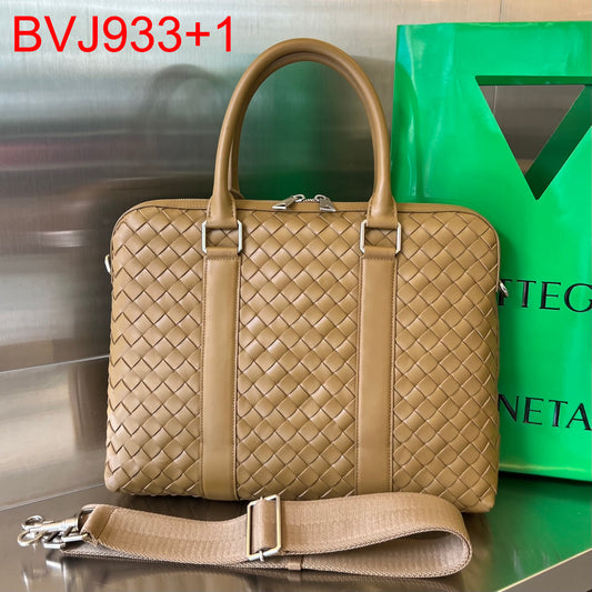 Bottega Veneta leather briefcase