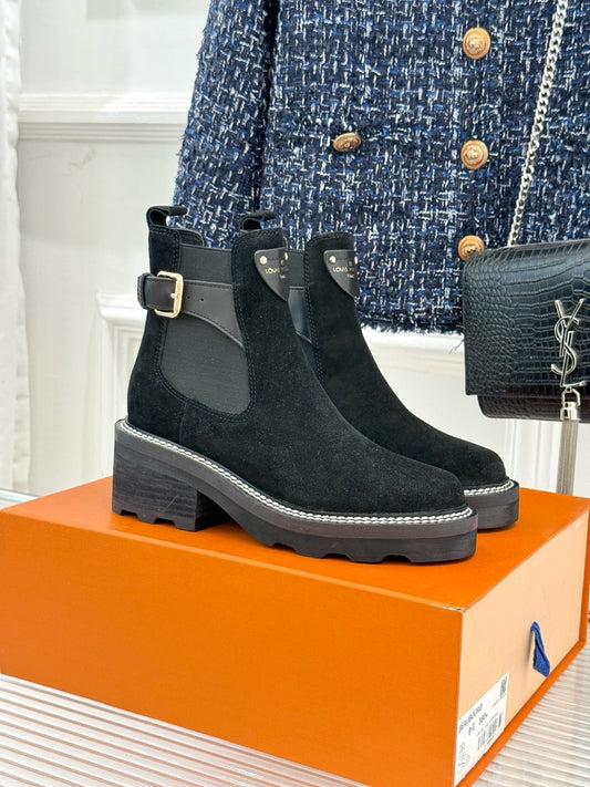 Louis Vuitton suede Boots