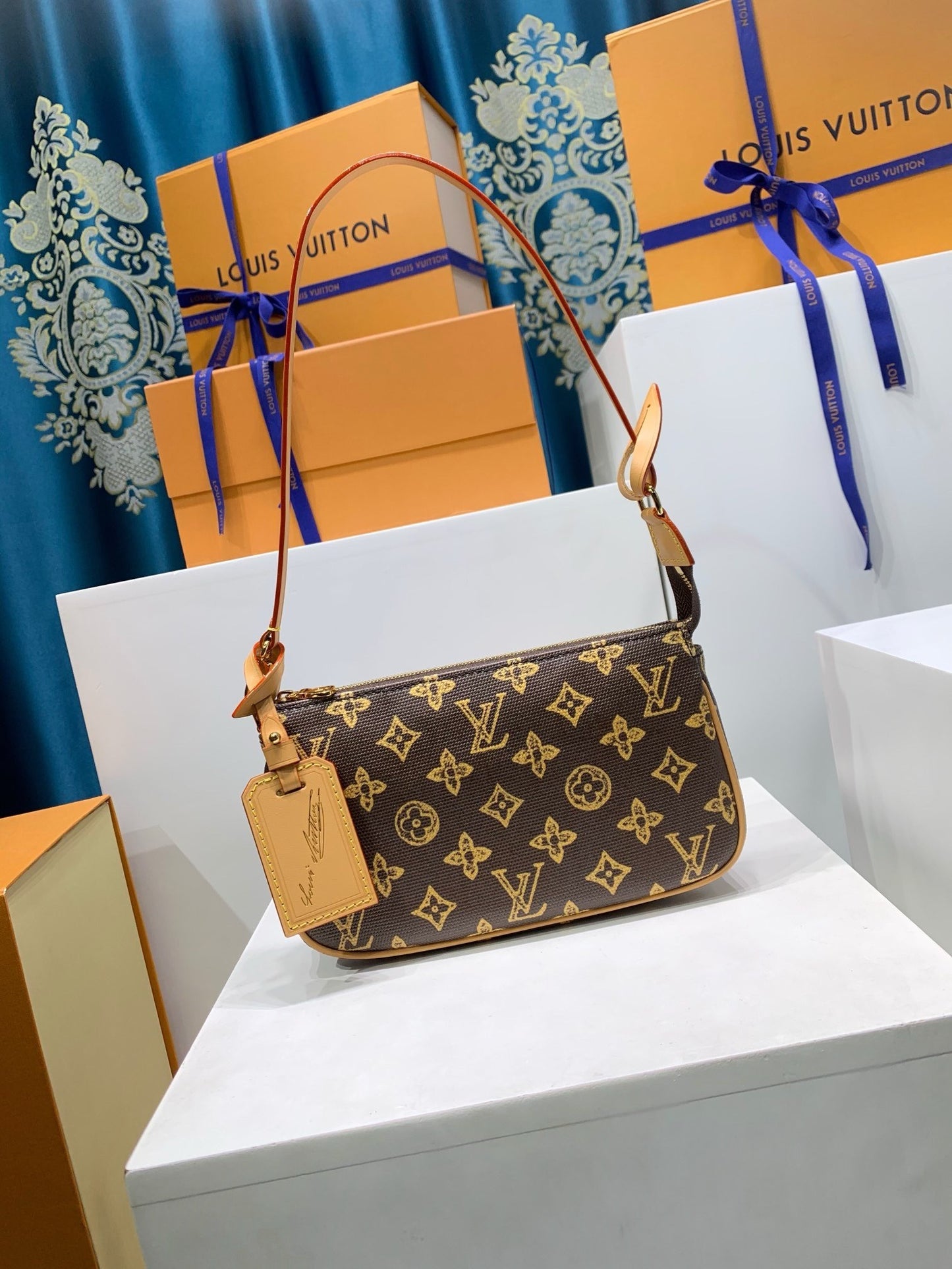 Louis Vuitton Pochette Accessories Monogram Origine canvas