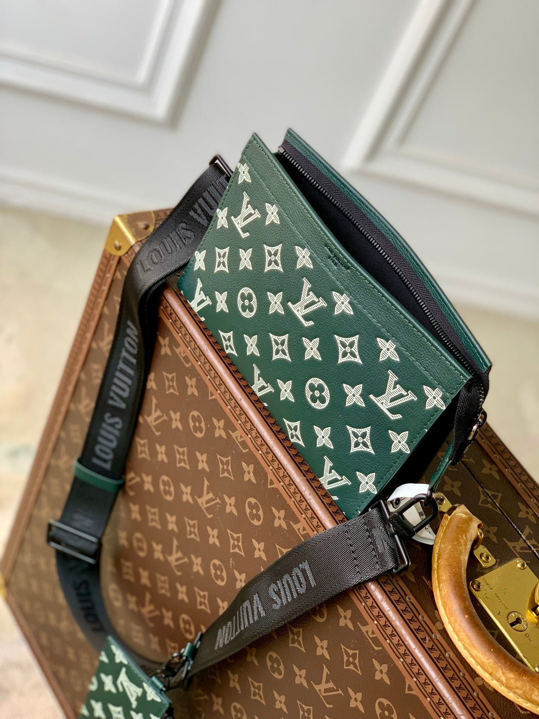 Louis Vuitton Gaston Wearable Wallet