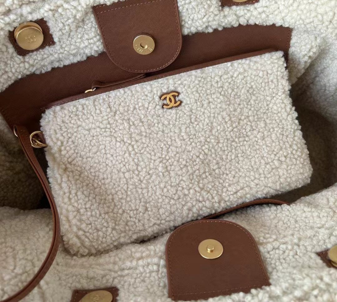 Chanel Tote Teddy bag