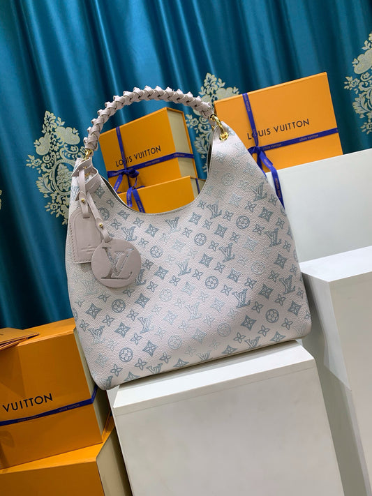 Louis Vuitton Carmel Mahina leather