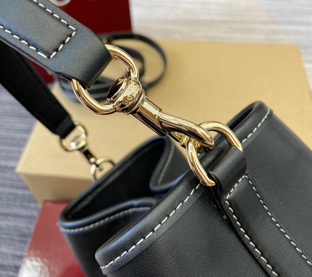 Gucci leather Emblem Bucket bag
