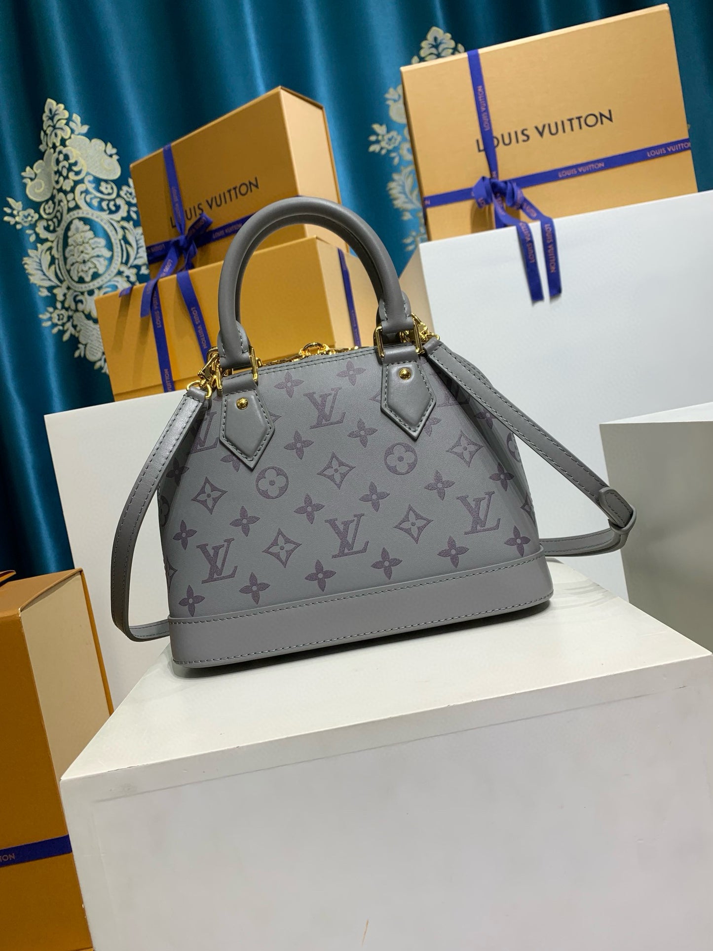 Louis Vuitton ALMA BB