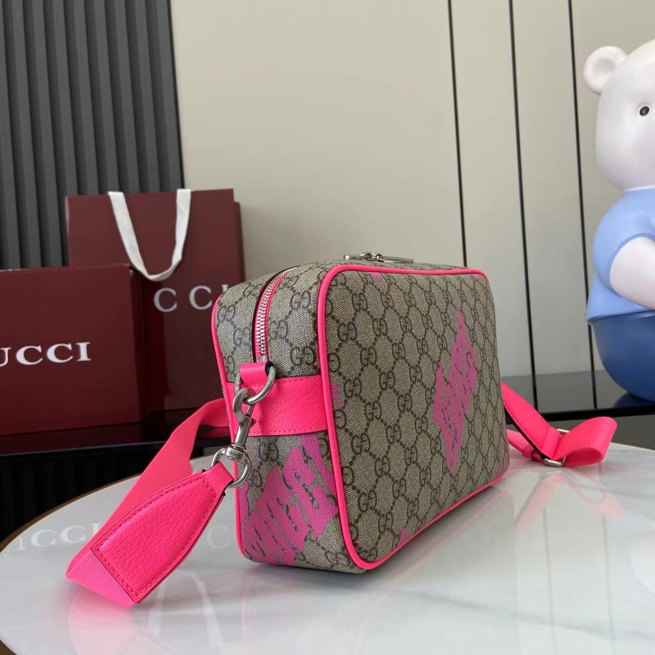 Gucci Medium crossbody bag with print