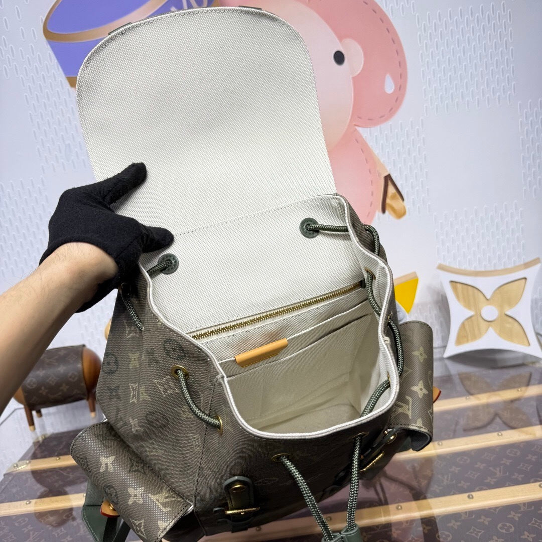 Louis Vuitton Christopher MM