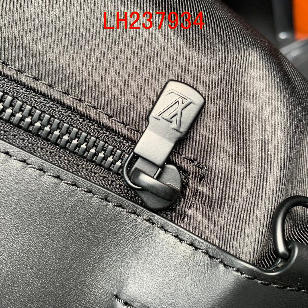 Louis Vuitton Sac Plat 24H bag empreinte leather