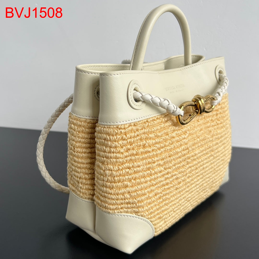 Bottega Veneta Small Andiamo raffia torchon with signature knot