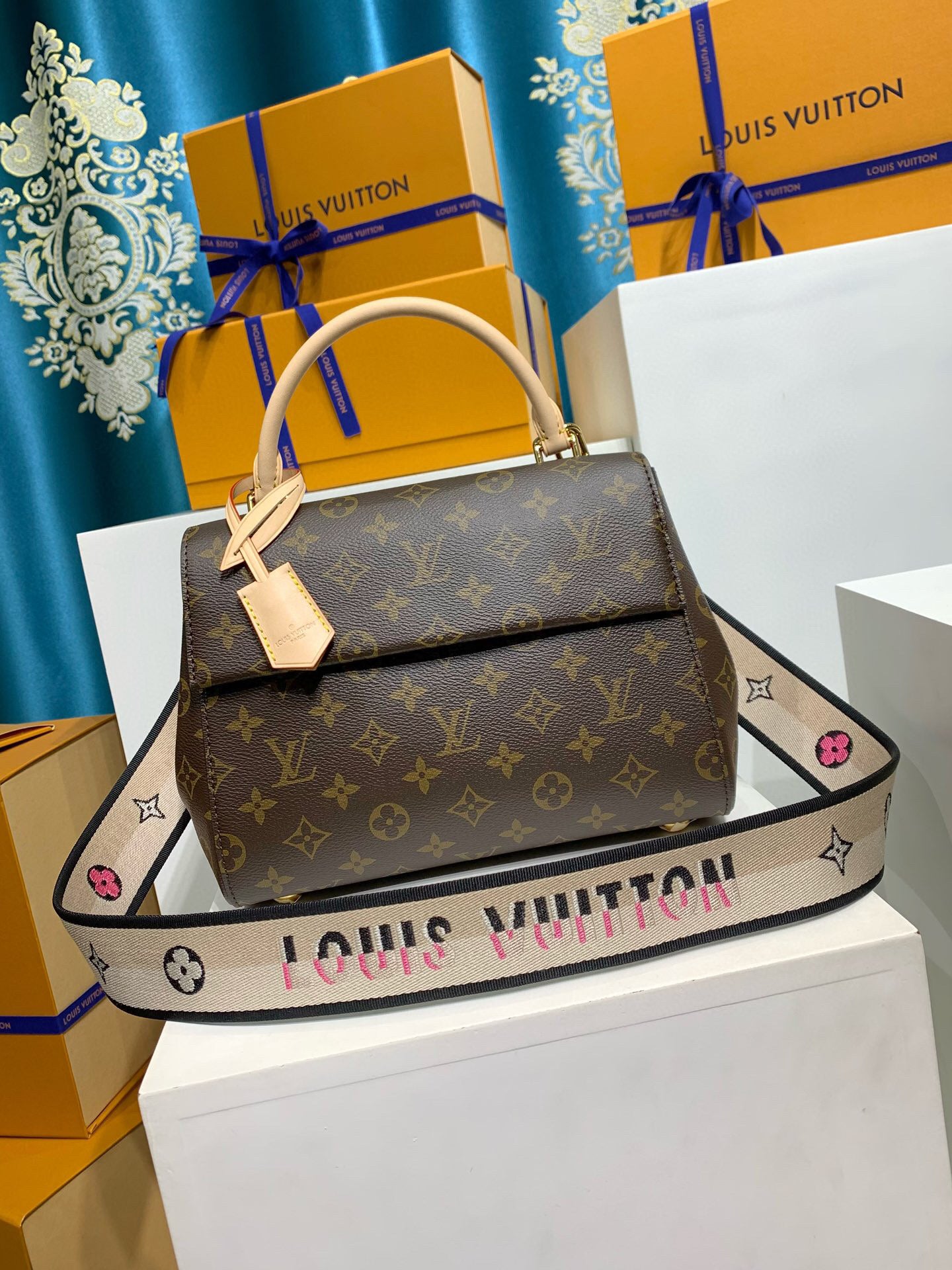 Louis Vuitton Cluny BB