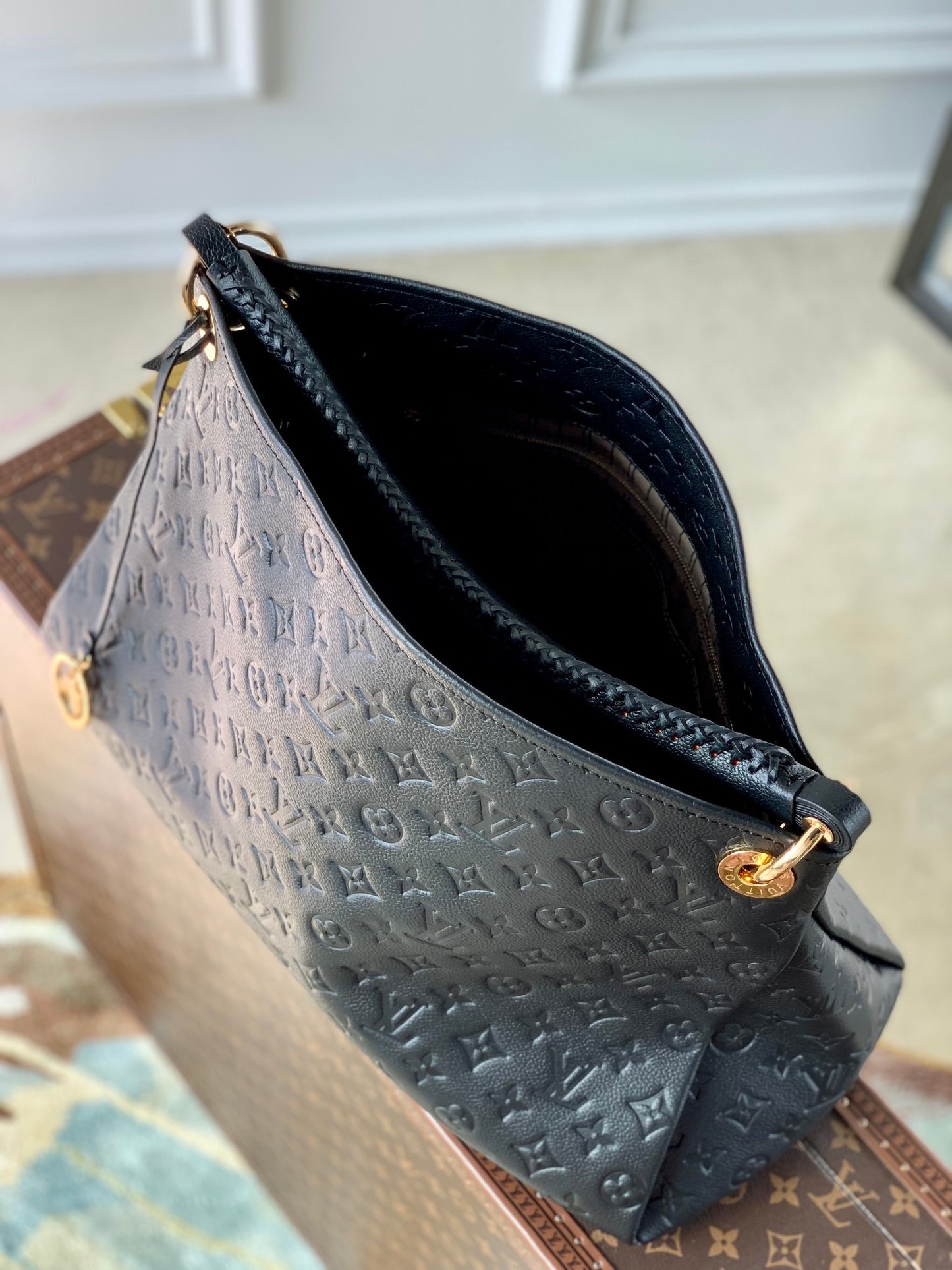 Louis Vuitton Artsy MM Bag