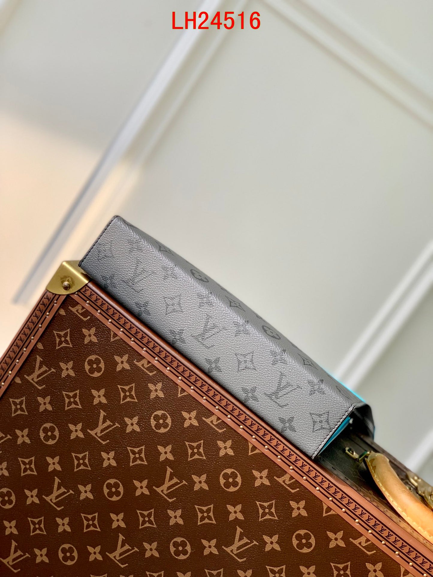 Louis Vuitton Pochette Voyage MM